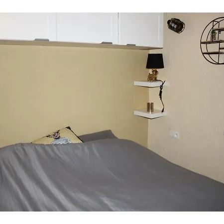 Ferienhaus Renovated Bungalow Near The Vallee De Rabais In Virton